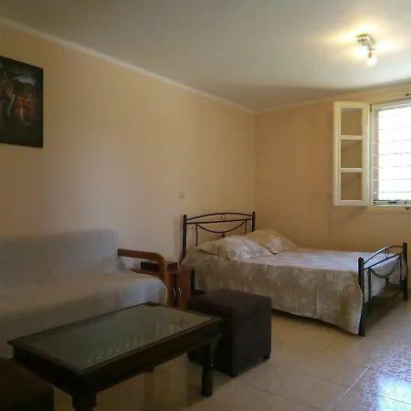 Апартаменты Iridas House In Farm Near The Sea